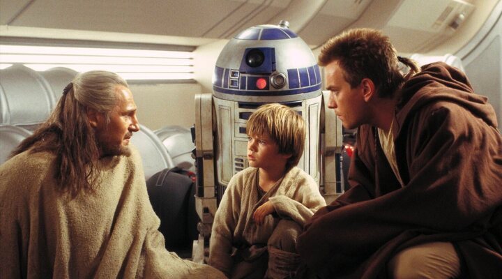  Liam Neeson, Jake Lloyd y Ewan McGregor en 'La amenaza fantasma'