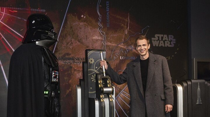 Hayden Christensen ilumina el Empire State Building en el evento de Star Wars (Lucasfilm)