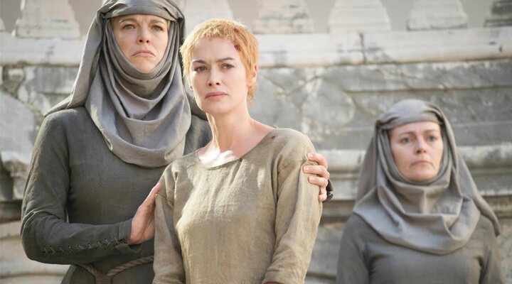 Hannah Waddingham como Unella y Lena Headey como Cersei Lannister en 'Juego de tronos'