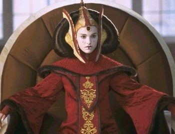 Natalie Portman como Amidala en La guerra de las galaxias