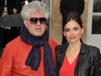 Pedro Almodóvar y Elena Anaya