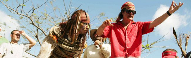 Gore Verbinski y Johnny Depp en Piratas del Caribe