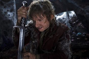 Bilbo Bolson con la espada Dardo en 'El Hobbit'