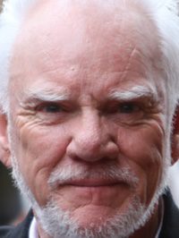  Malcolm McDowell