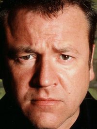  Ray Winstone