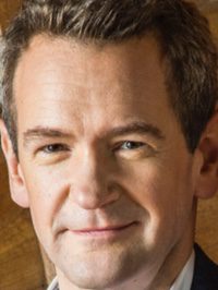  Alexander Armstrong