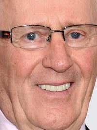  Len Cariou