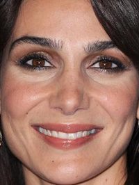  Annie Parisse