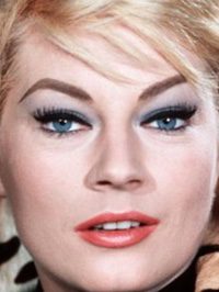  Anita Ekberg