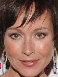  Amanda Mealing