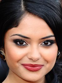  Afshan Azad