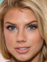  Charlotte McKinney