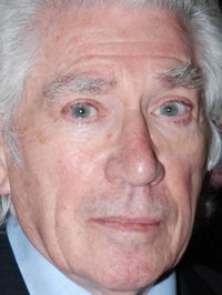  Frank Finlay