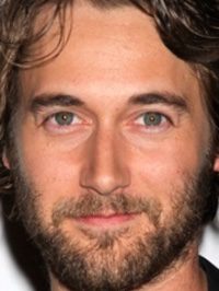  Ryan Eggold