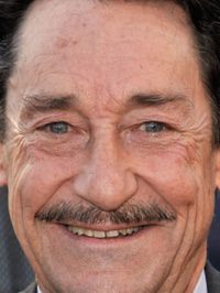  Peter Cullen