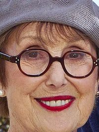  Una Stubbs