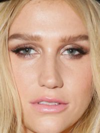  Kesha