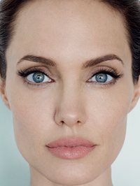  Angelina Jolie