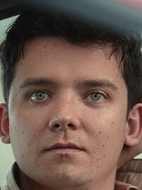  Asa Butterfield