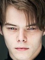 Charlie Heaton