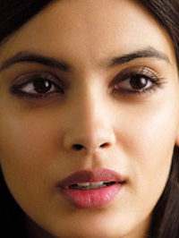  Diana Penty