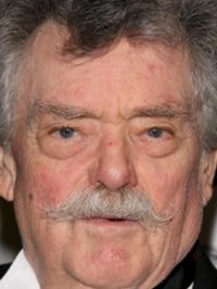  Bernard Fox