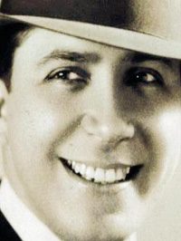  Carlos Gardel