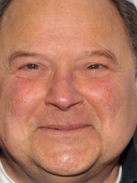  Stephen Furst