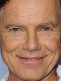  Bruce Greenwood