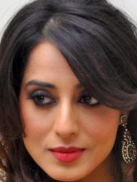  Mahie Gill