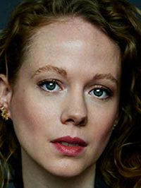  Zoe Boyle