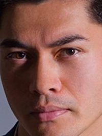  Henry Golding