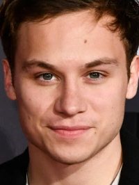  Finn Cole