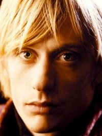  Crispian Mills