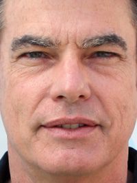  Peter Gallagher