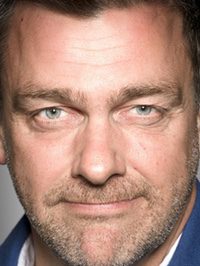  Ray Stevenson