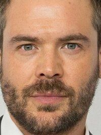  Charlie Weber