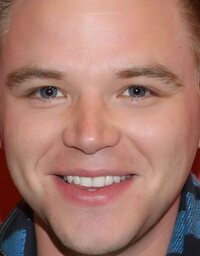  Brett Davern