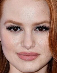  Madelaine Petsch