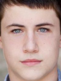  Dylan Minnette