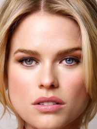  Alice Eve