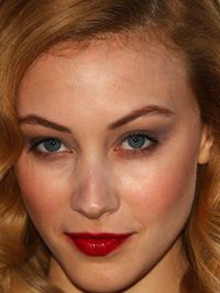  Sarah Gadon