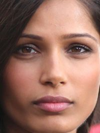  Freida Pinto