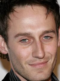  Josh Stewart