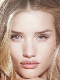  Rosie Huntington-Whiteley