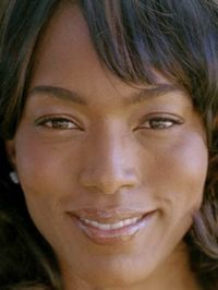  Angela Bassett