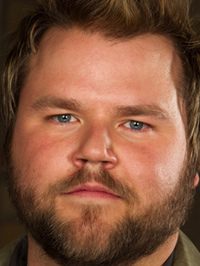  Tyler Labine