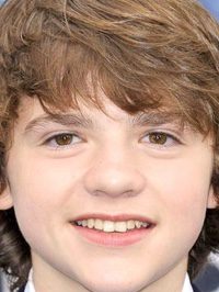  Joel Courtney