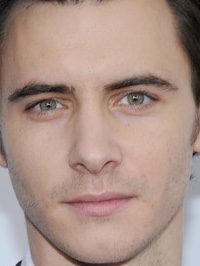  Harry Lloyd