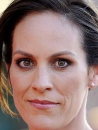  Annabeth Gish